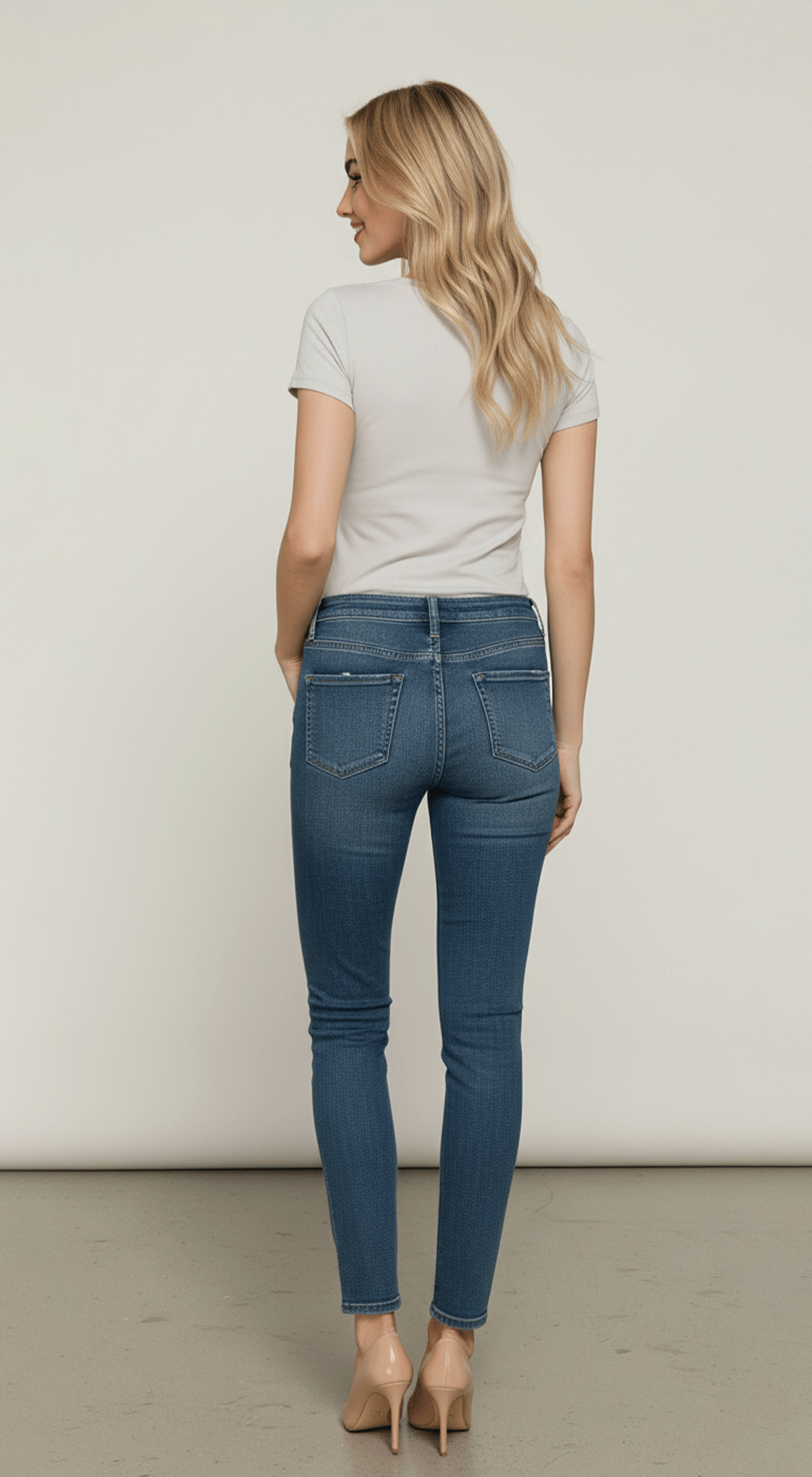 Short Sleeve V-Neck Crop Top