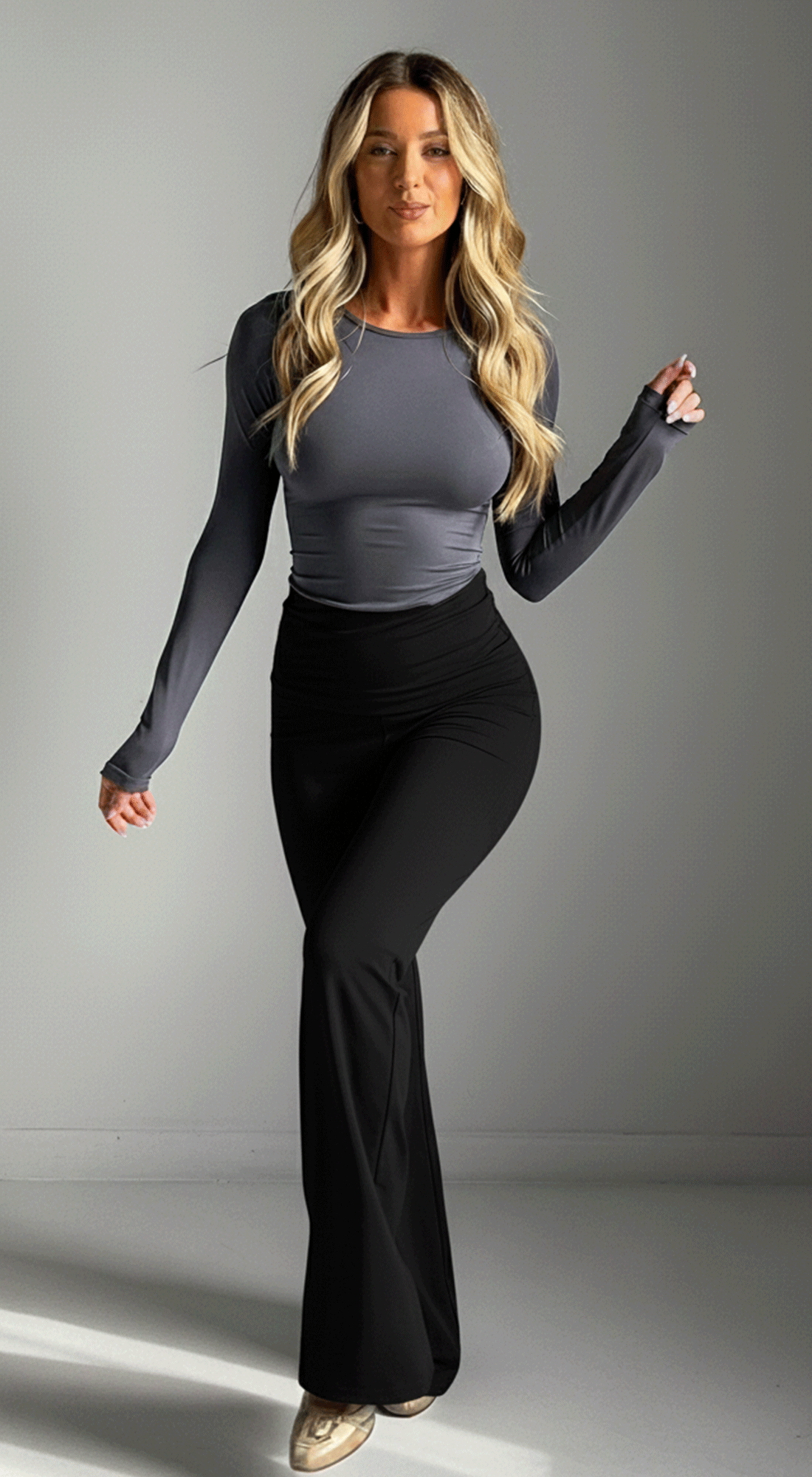 Round Neck Solid Color Slim Long sleeved Top